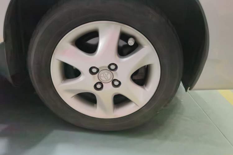 Used Toyota Corolla EX 2013 1.6L Automatic Luxury Edition Right Front Wheel Hub