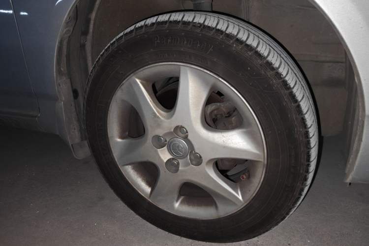 Used Toyota Corolla EX 2013 1.6L Automatic Excellence Edition Right Front Wheel Hub