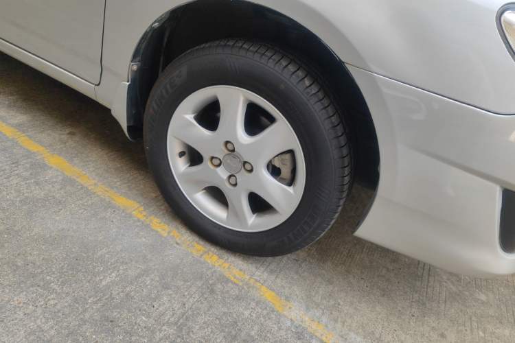 Used Toyota Corolla EX 2013 1.6L Automatic Excellence Edition Right Front Wheel Hub