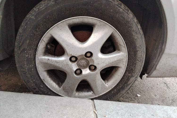 Used Toyota Corolla EX 2013 1.6L Automatic Luxury Edition Right Front Wheel Hub