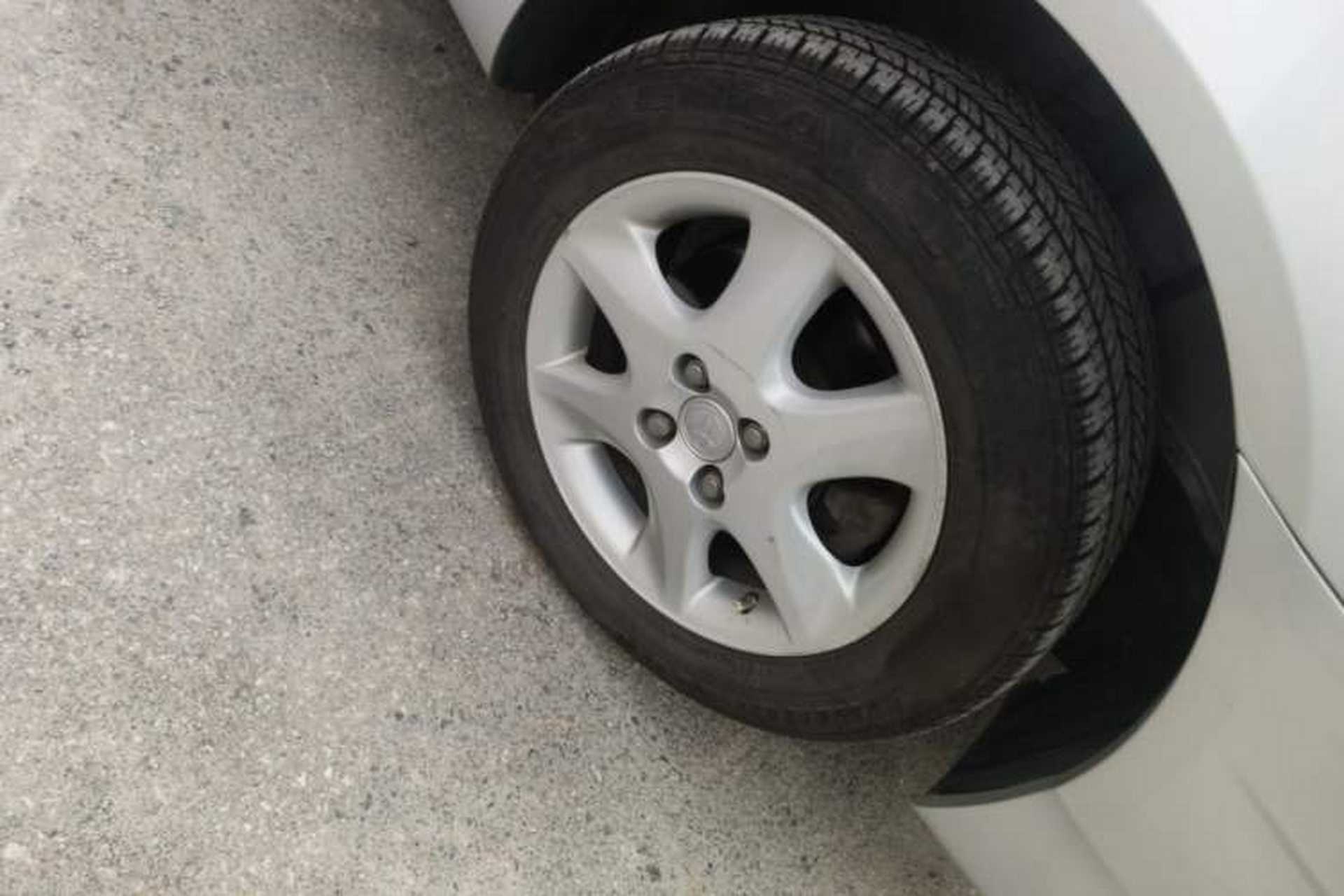 Used Toyota Corolla EX 2013 1.6L Manual Luxury Edition Right Front Wheel Hub