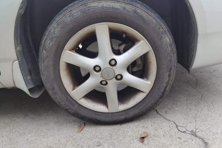 Used Toyota Corolla EX 2013 1.6L Automatic Excellence Edition Right Front Wheel Hub
