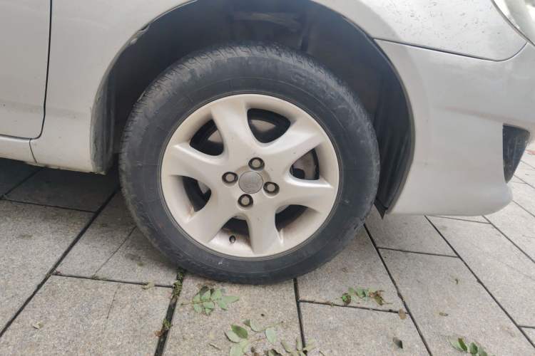 Used Toyota Corolla EX 2013 1.6L Automatic Excellence Edition Right Front Wheel Hub