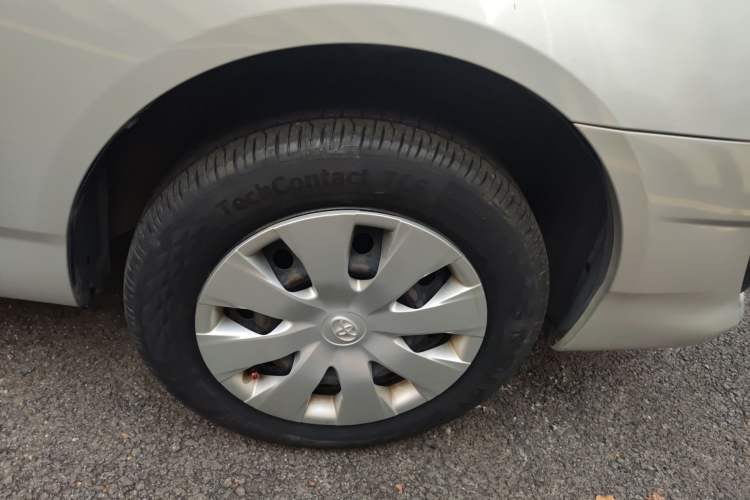 Used Toyota Corolla EX 2013 1.6L Automatic Excellence Edition Right Front Wheel Hub