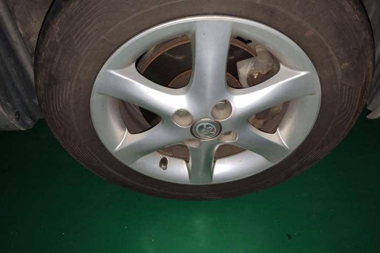 Used Toyota Corolla EX 2013 1.6L Automatic Excellence Edition Right Front Wheel Hub