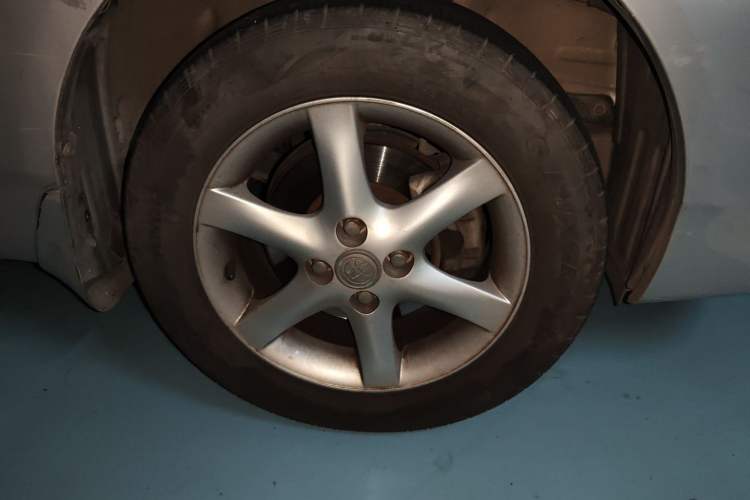 Used Toyota Corolla EX 2013 1.6L Automatic Luxury Edition Right Front Wheel Hub