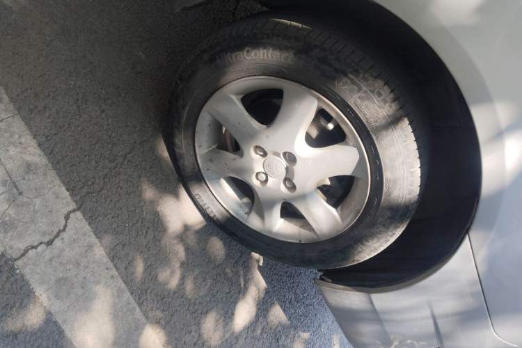 Used Toyota Corolla EX 2013 1.6L Automatic Excellence Edition Right Front Wheel Hub