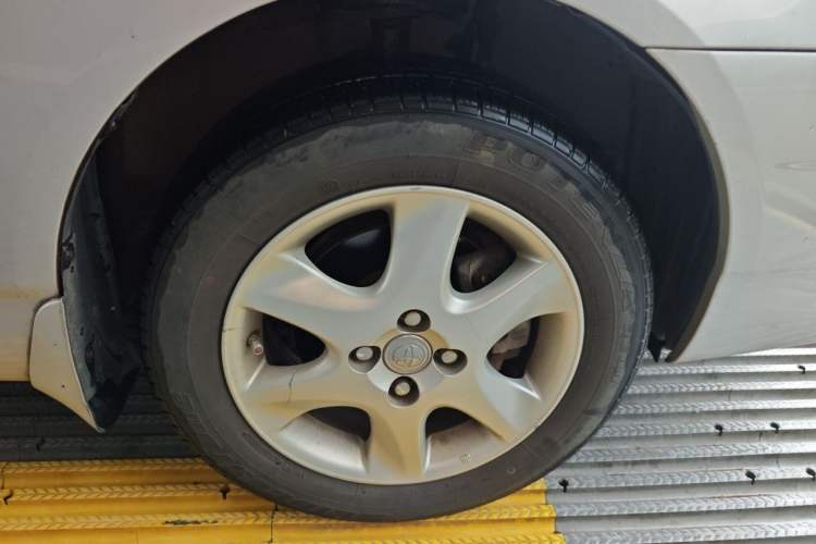 Used Toyota Corolla EX 2013 1.6L Automatic Excellence Edition Right Front Wheel Hub