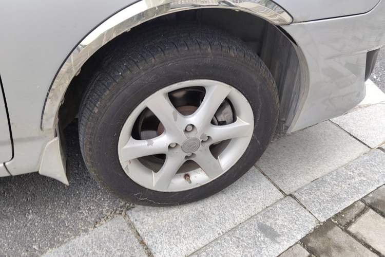Used Toyota Corolla EX 2013 1.6L Automatic Excellence Edition Right Front Wheel Hub