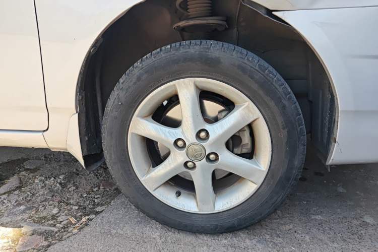 Used Toyota Corolla EX 2013 1.6L Manual Luxury Edition Right Front Wheel Hub