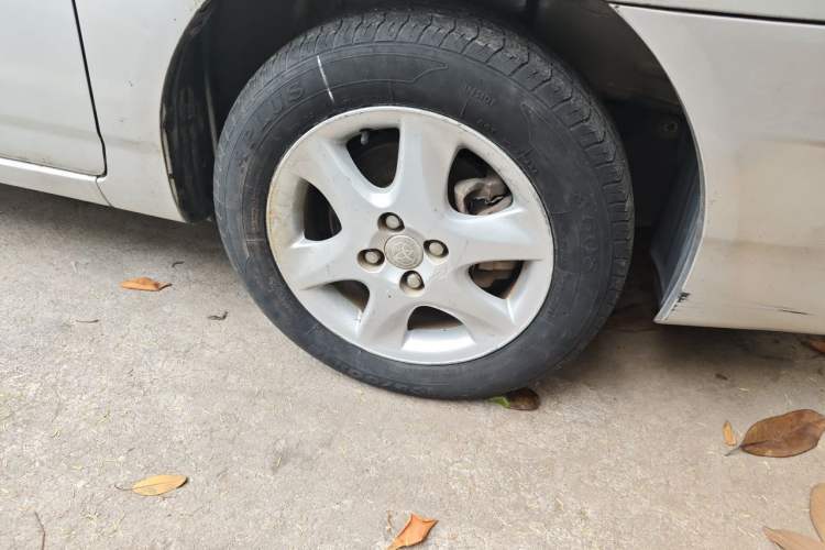 Used Toyota Corolla EX 2013 1.6L Manual Excellence Edition Right Front Wheel Hub