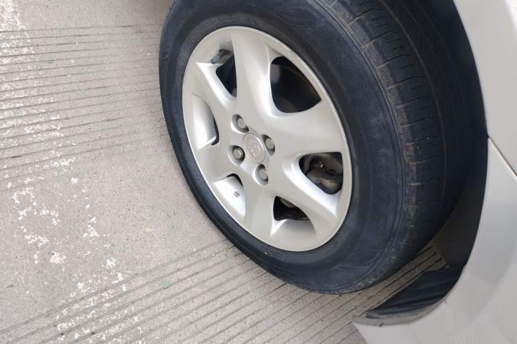 Used Toyota Corolla EX 2013 1.6L Manual Luxury Edition Right Front Wheel Hub