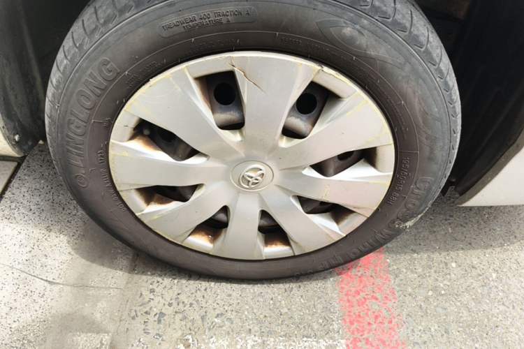 Used Toyota Corolla EX 2013 1.6L Automatic Excellence Edition Right Front Wheel Hub