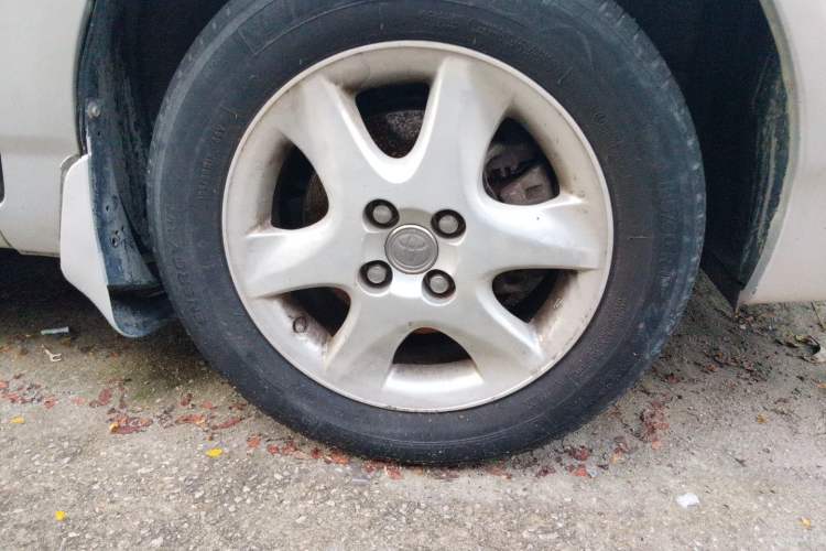 Used Toyota Corolla EX 2013 1.6L Automatic Luxury Edition Right Front Wheel Hub