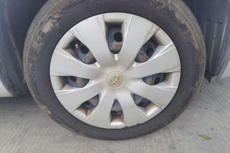 Used Toyota Corolla EX 2013 1.6L Automatic Excellence Edition Right Front Wheel Hub