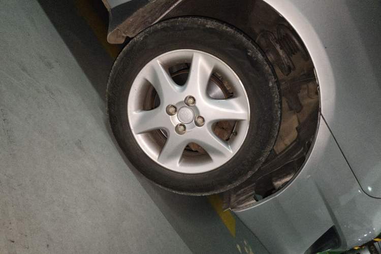 Used Toyota Corolla EX 2013 1.6L Automatic Luxury Edition Right Front Wheel Hub