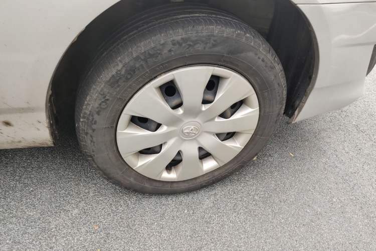 Used Toyota Corolla EX 2013 1.6L Automatic Excellence Edition Right Front Wheel Hub