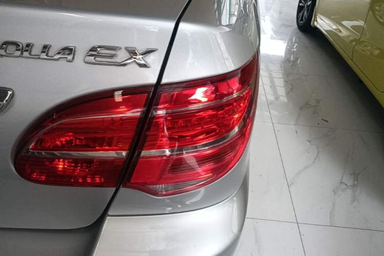 Used Toyota Corolla EX 2013 1.6L Automatic Excellence Edition Right Rear Taillight