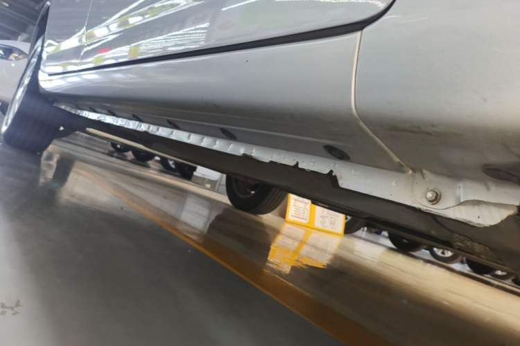 Used Toyota Corolla EX 2013 1.6L Automatic Excellence Edition Right Side Sill