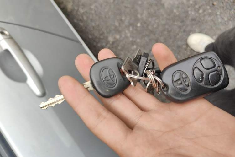 Used Toyota Corolla EX 2013 1.6L Automatic Luxury Edition Vehicle Key