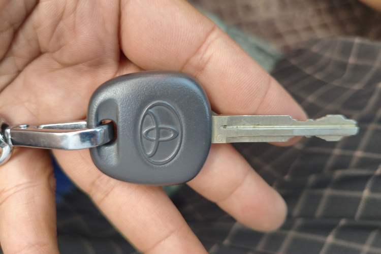 Used Toyota Corolla EX 2013 1.6L Automatic Luxury Edition Vehicle Key