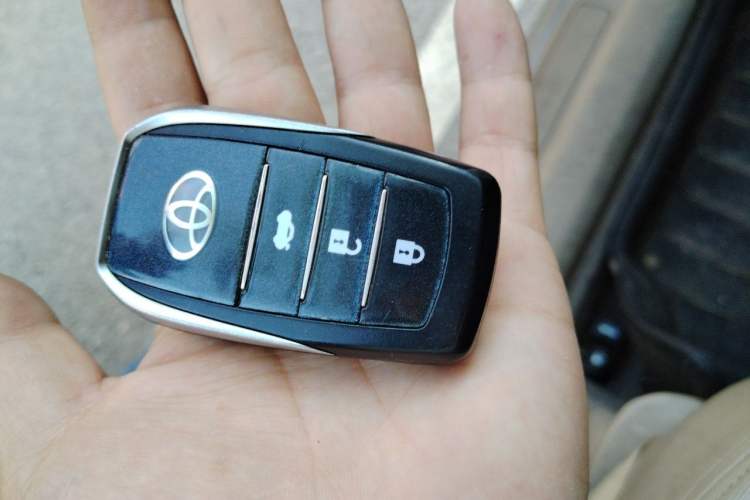Used Toyota Corolla EX 2013 1.6L Automatic Luxury Edition Vehicle Key