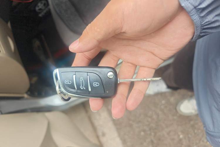 Used Toyota Corolla EX 2013 1.6L Automatic Excellence Edition Vehicle Key