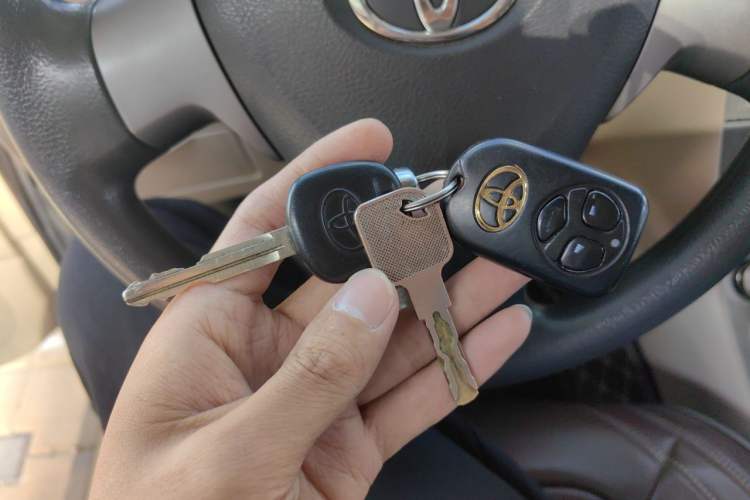 Used Toyota Corolla EX 2013 1.6L Manual Excellence Edition Vehicle Key