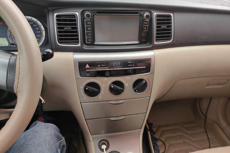 Used Toyota Corolla EX 2013 1.6L Manual Luxury Edition Audio And AC Panel