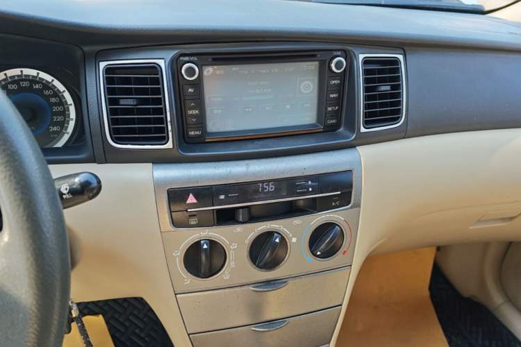 Used Toyota Corolla EX 2013 1.6L Automatic Excellence Edition Audio And AC Panel