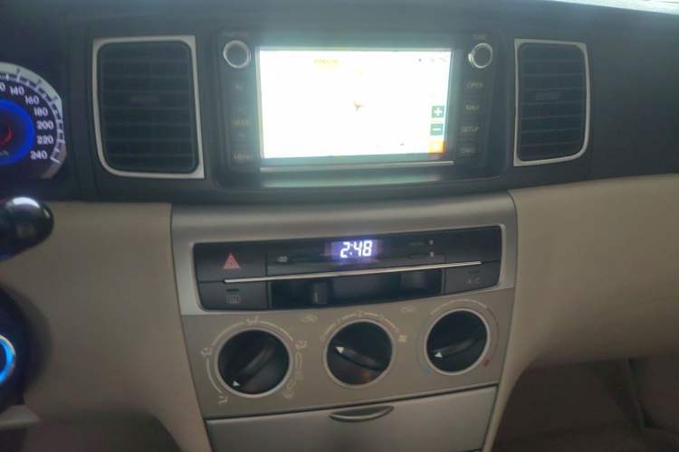 Used Toyota Corolla EX 2013 1.6L Automatic Luxury Edition Audio And AC Panel