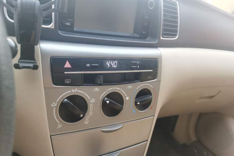 Used Toyota Corolla EX 2013 1.6L Automatic Luxury Edition Audio And AC Panel
