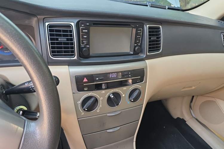 Used Toyota Corolla EX 2013 1.6L Automatic Luxury Edition Audio And AC Panel