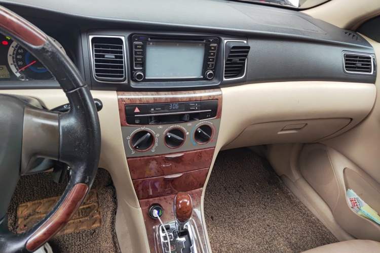 Used Toyota Corolla EX 2013 1.6L Automatic Luxury Edition Audio And AC Panel