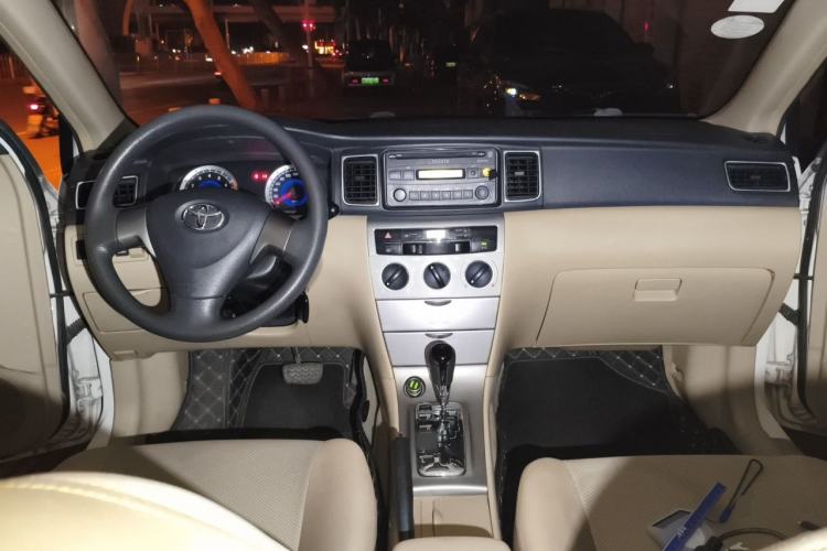 Used Toyota Corolla EX 2013 1.6L Automatic Excellence Edition Center Console