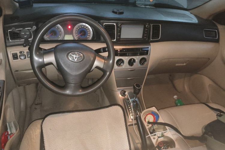 Used Toyota Corolla EX 2013 1.6L Automatic Luxury Edition Center Console