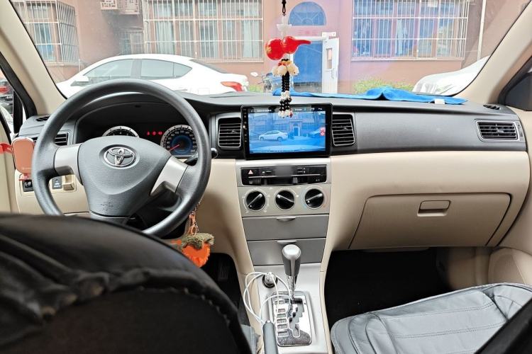 Used Toyota Corolla EX 2013 1.6L Automatic Excellence Edition Center Console