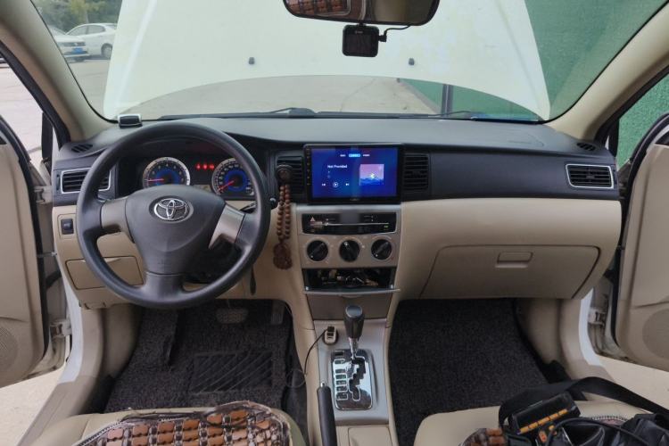Used Toyota Corolla EX 2013 1.6L Automatic Excellence Edition Center Console