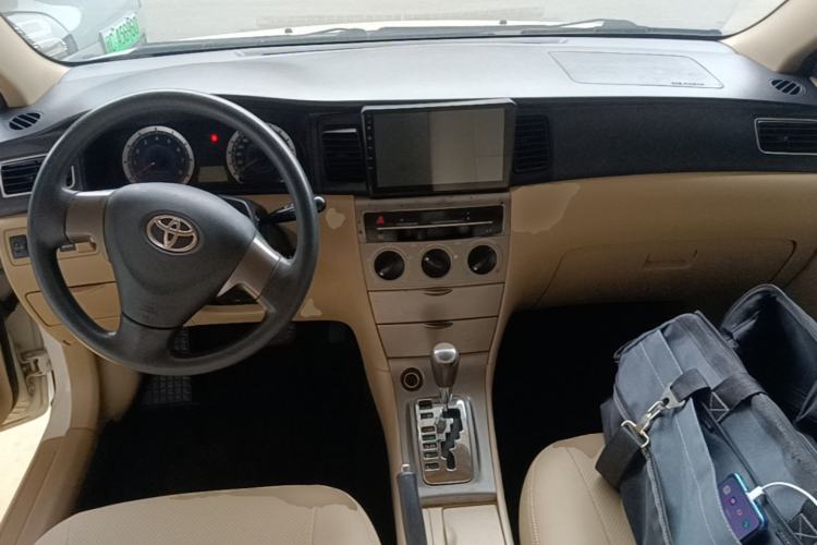 Used Toyota Corolla EX 2013 1.6L Automatic Excellence Edition Center Console