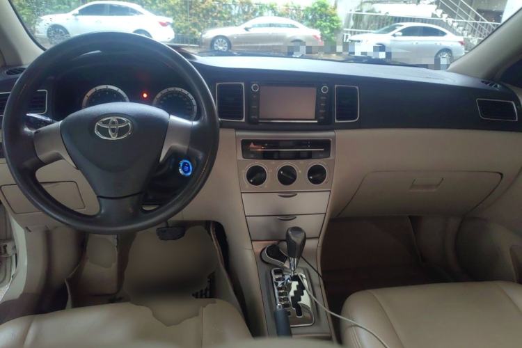 Used Toyota Corolla EX 2013 1.6L Automatic Luxury Edition Center Console