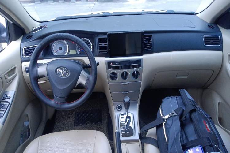 Used Toyota Corolla EX 2013 1.6L Automatic Excellence Edition Center Console