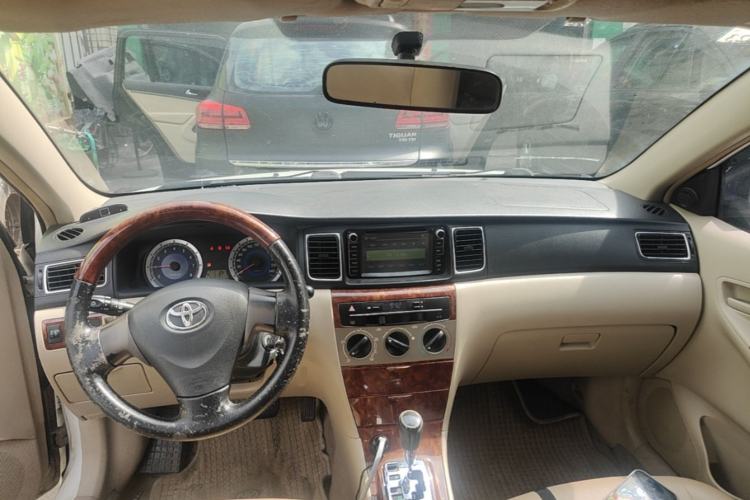 Used Toyota Corolla EX 2013 1.6L Automatic Excellence Edition Center Console
