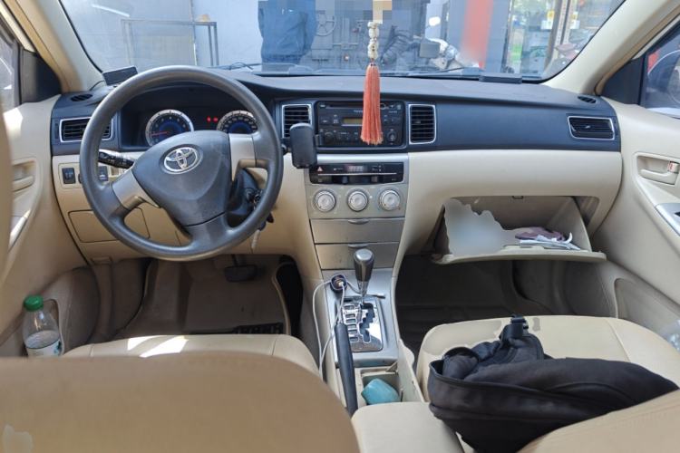 Used Toyota Corolla EX 2013 1.6L Automatic Luxury Edition Center Console