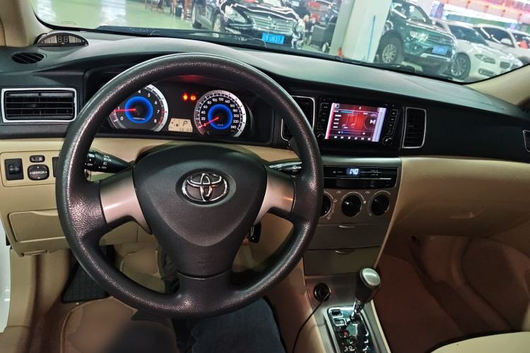Used Toyota Corolla EX 2013 1.6L Automatic Excellence Edition Center Console
