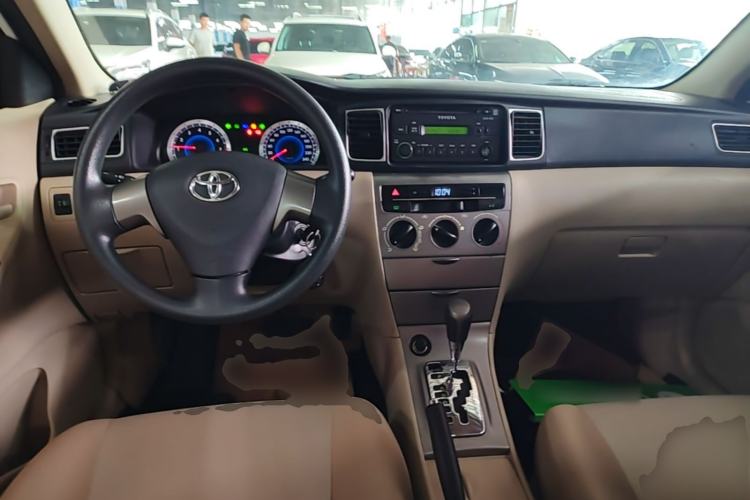 Used Toyota Corolla EX 2013 1.6L Automatic Excellence Edition Center Console