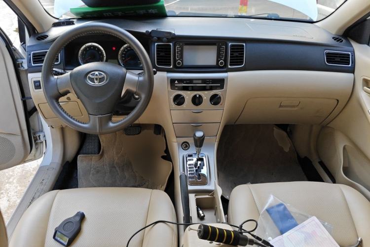 Used Toyota Corolla EX 2013 1.6L Automatic Excellence Edition Center Console
