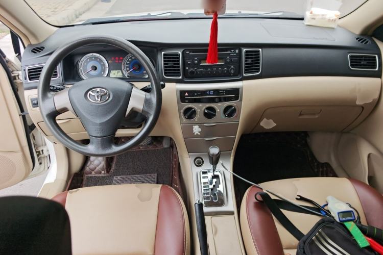 Used Toyota Corolla EX 2013 1.6L Automatic Excellence Edition Center Console