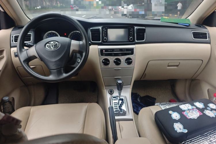 Used Toyota Corolla EX 2013 1.6L Automatic Luxury Edition Center Console