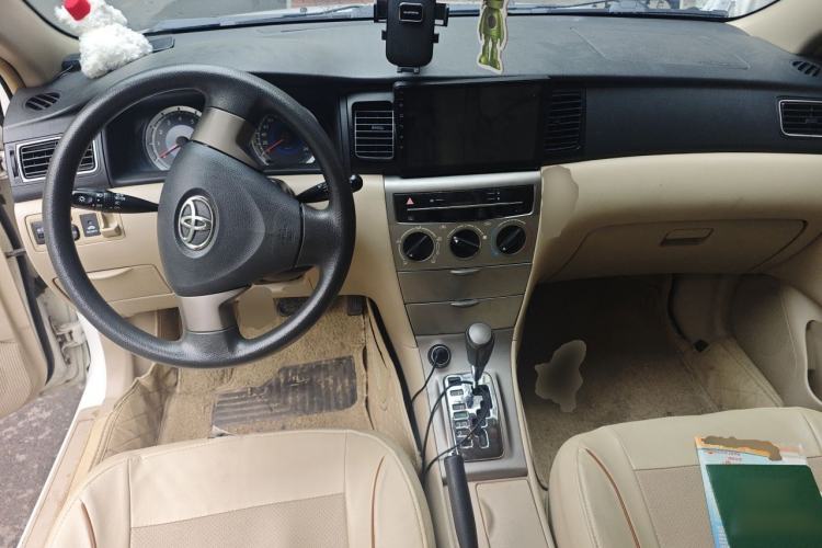 Used Toyota Corolla EX 2013 1.6L Automatic Excellence Edition Center Console