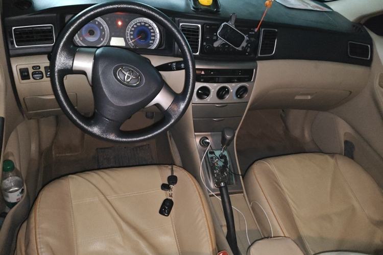 Used Toyota Corolla EX 2013 1.6L Automatic Luxury Edition Center Console